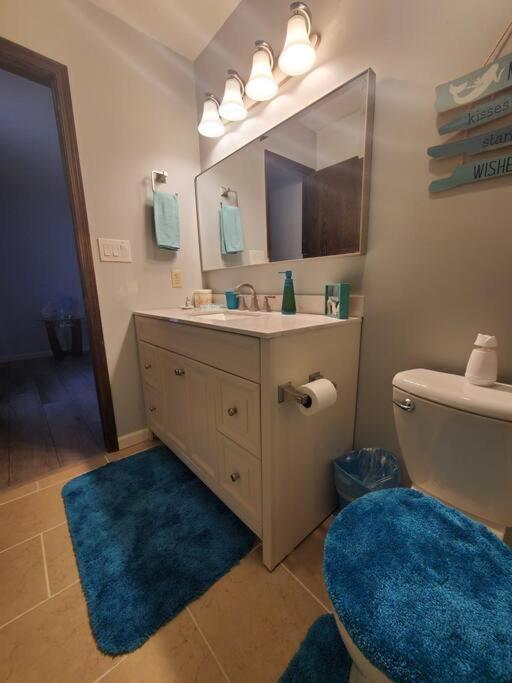 Cozy Indy Home Индианаполис Екстериор снимка