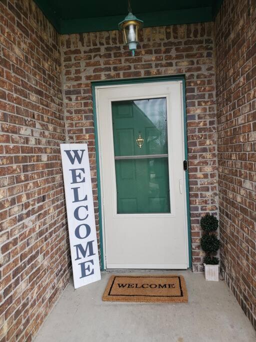 Cozy Indy Home Индианаполис Екстериор снимка