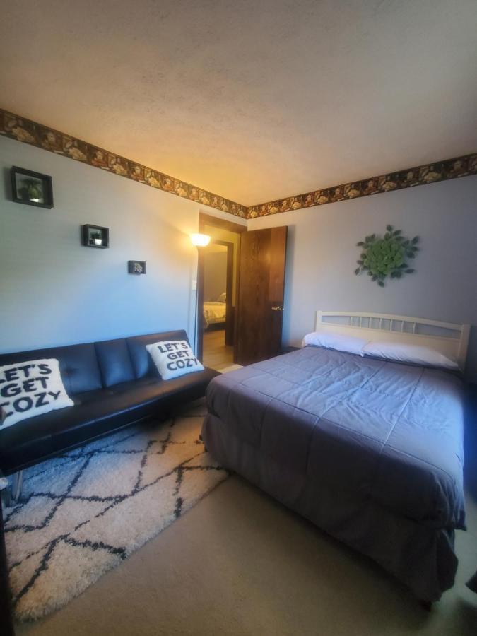 Cozy Indy Home Индианаполис Екстериор снимка